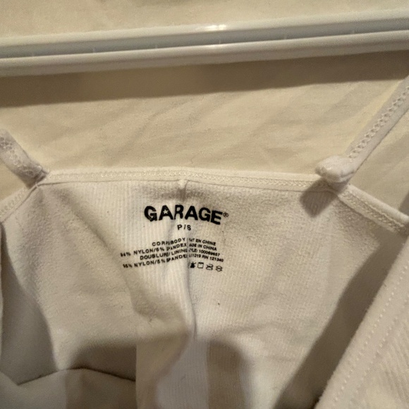 Scoop Neck Tank Top - Picture 3 of 3